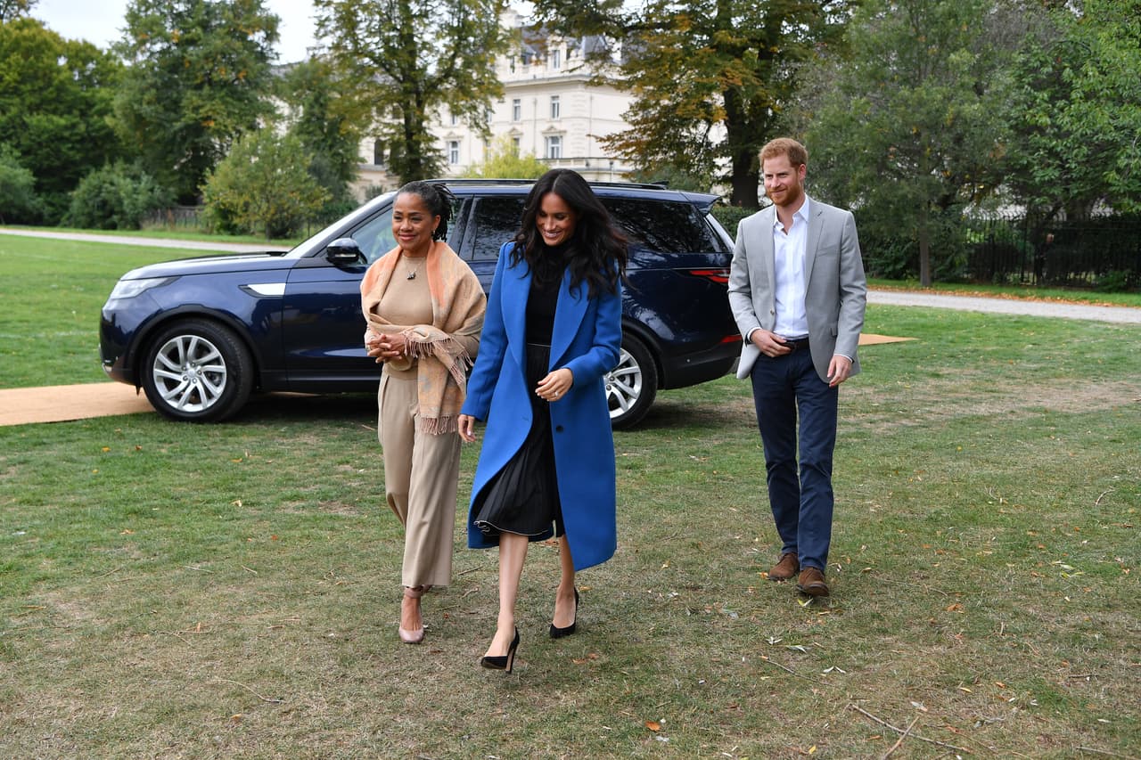 Así lució Meghan Markle en su primer evento como anfitriona en el palacio de Kensington.