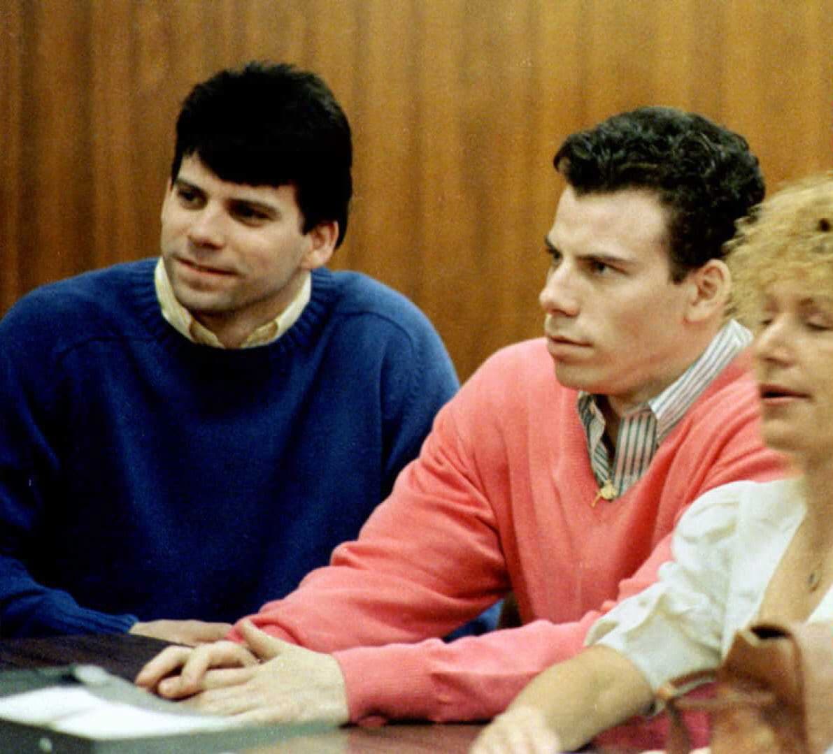 Los hermanos Menéndez durante su juicio.