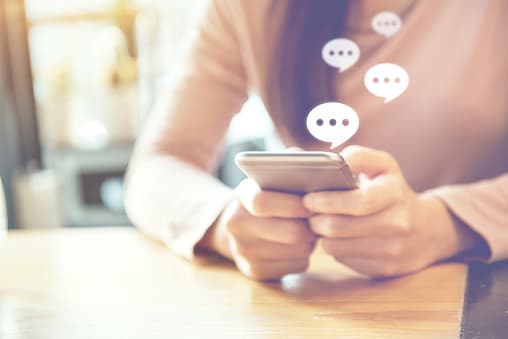 <b>Ilegal el “sexting” sin el consentimiento del destinatario</b>: Es ahora un delito menor de Clase C el envío de material visual sexualmente explícito si la persona que lo recibió no había consentido. 
<br>
<br>La medida fue respaldada por Bumble, con sede en Austin, la aplicación de citas enfocada en las mujeres.