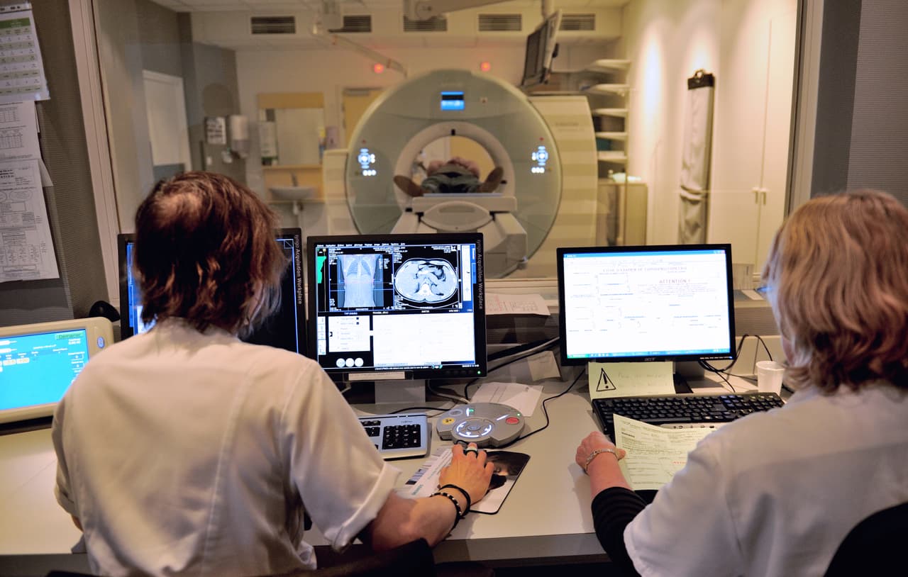 <b>2. ACCIDENTES CEREBROVASCULARES</b>: Son la segunda causa de fatalidades en el mundo, pero la quinta en Estados Unidos, donde se reportaron 
<a href="http://www.who.int/mediacentre/factsheets/fs310/es/"><u>140,323 decesos en 2015</u></a>.