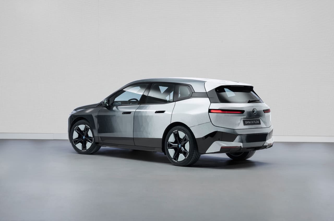 BMW iX Flow Concept