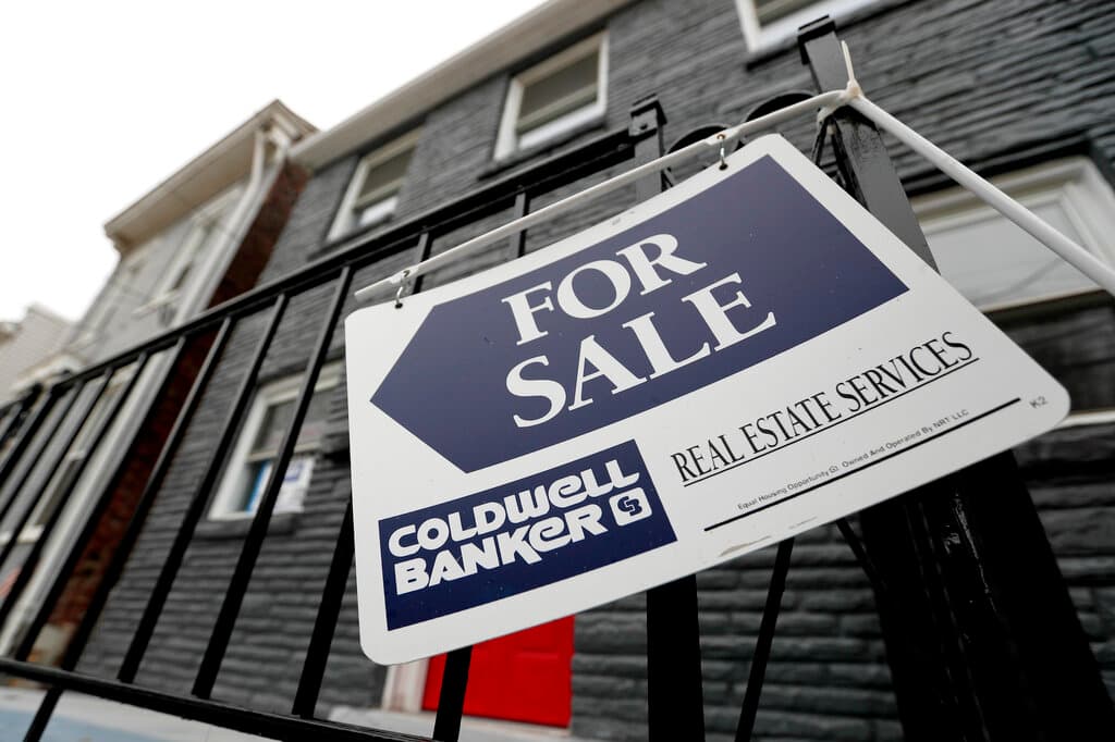 Análisis financiero indica que se necesita un ingreso anual de 6 cifras para comprar una casa en 22 estados del país