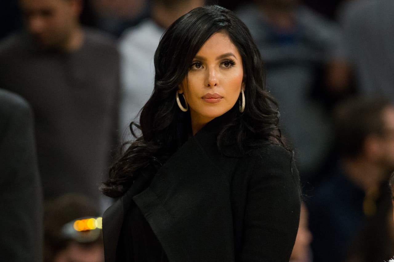 Por los últimos dos años, Vanessa ha llevado a cortes 
<a href="https://www.univision.com/local/los-angeles-kmex/kobe-bryant-juez-demanda-bomberos-fotos-accidente">demandas</a> por el accidente y por la publicación de las fotos de las víctimas de mortal siniestro.