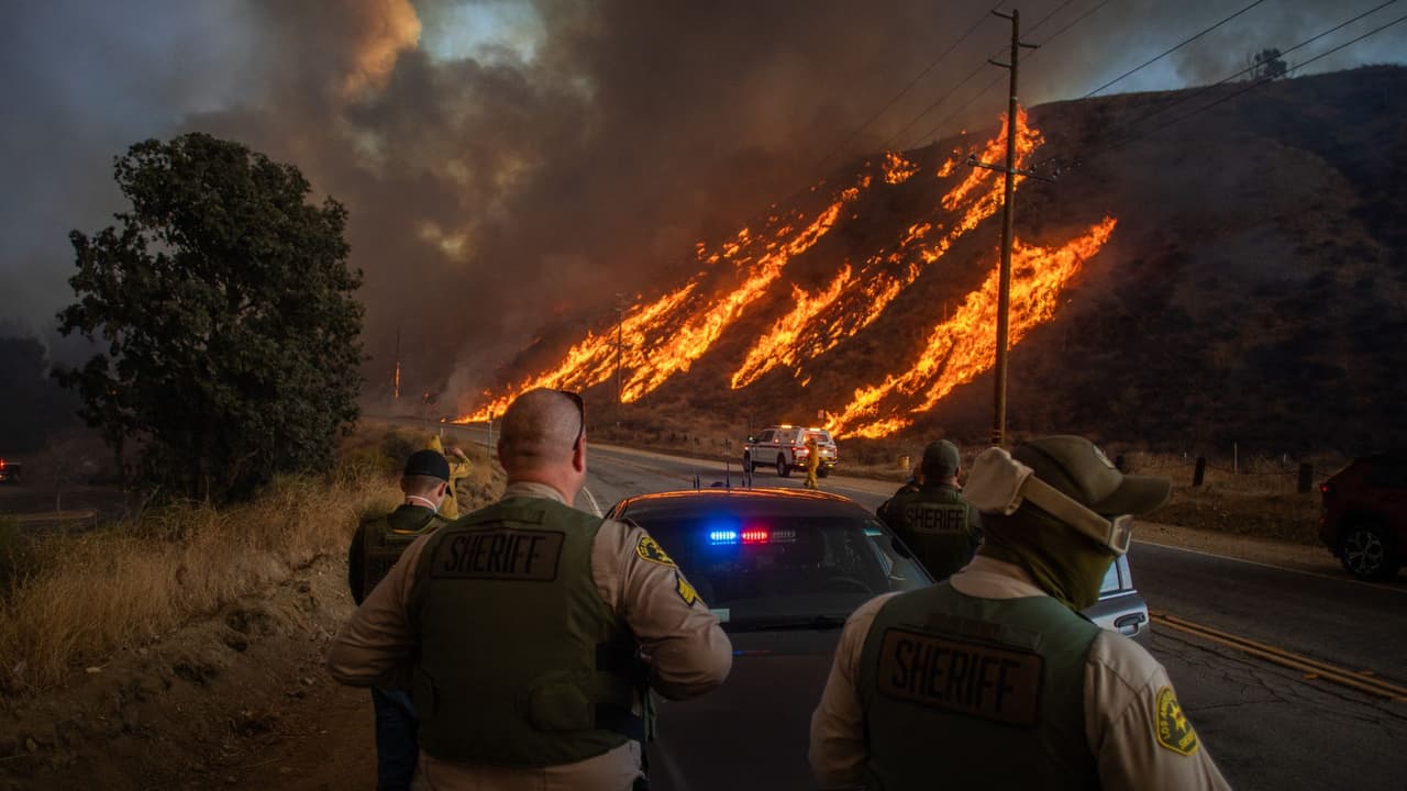 Los peligros del nuevo incendio forestal en Los Ángeles que quemó 5,000 acres en solo dos horas