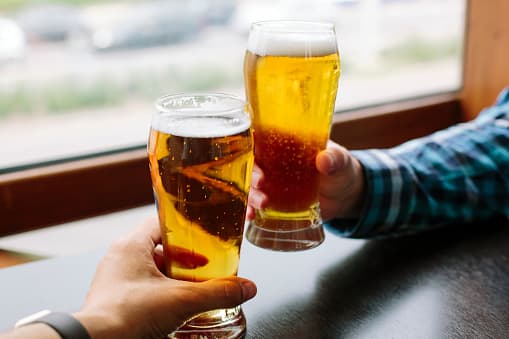 <b>“Beer To Go” o cerveza para llevar: </b>Las cervecerías artesanales ahora pueden vender hasta una caja de cerveza por cliente, por día, para llevar.