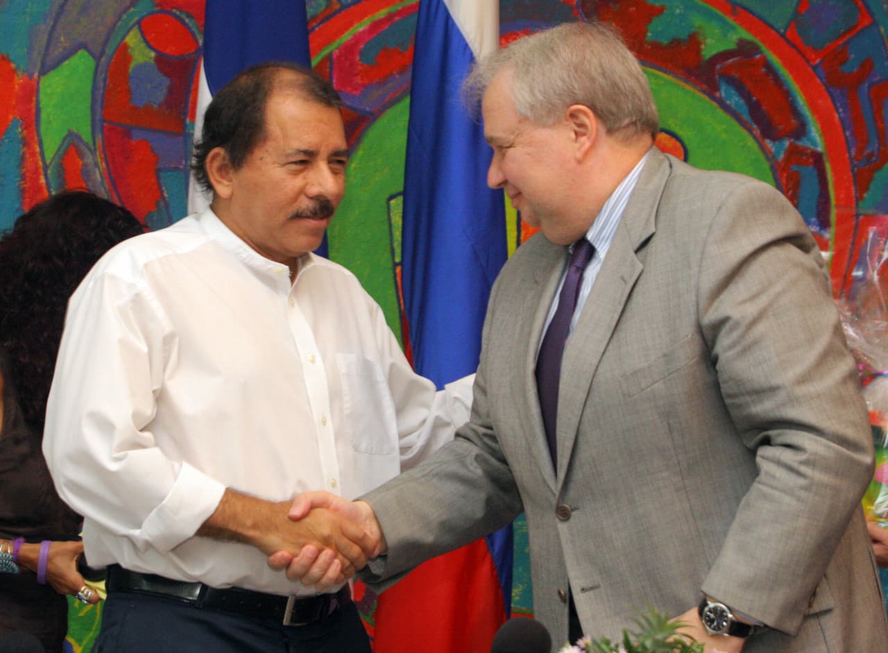 Daniel Ortega with the Deputy Minister of Foreign Affairs of Russia, Serguei Kisliak, on May 18, 2007 in Managua.