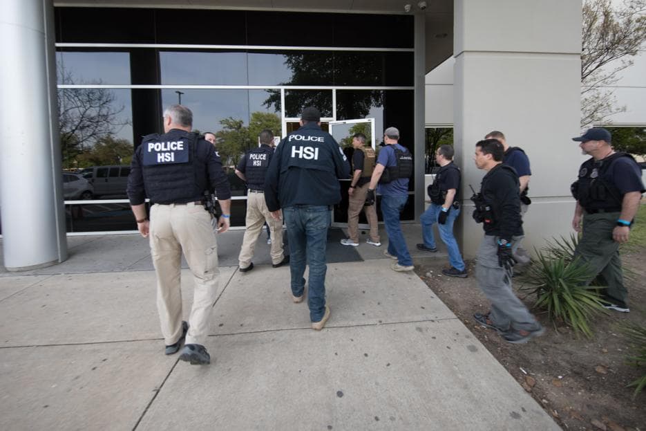 5 escenarios para saber si eres blanco de una deportación acelerada y qué hacer si eres detenido