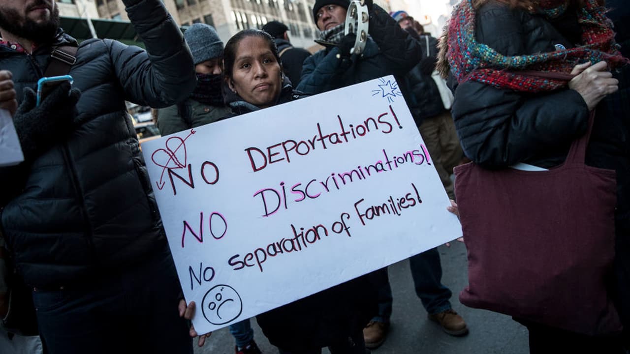 Familias migrantes con orden final de deportación son el nuevo blanco del gobierno de Trump