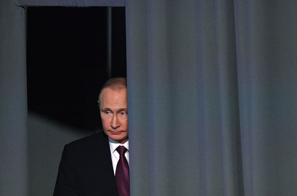 Preguntas y respuestas sobre el dudoso informe de espionaje ruso que ha hecho estallar a Trump
