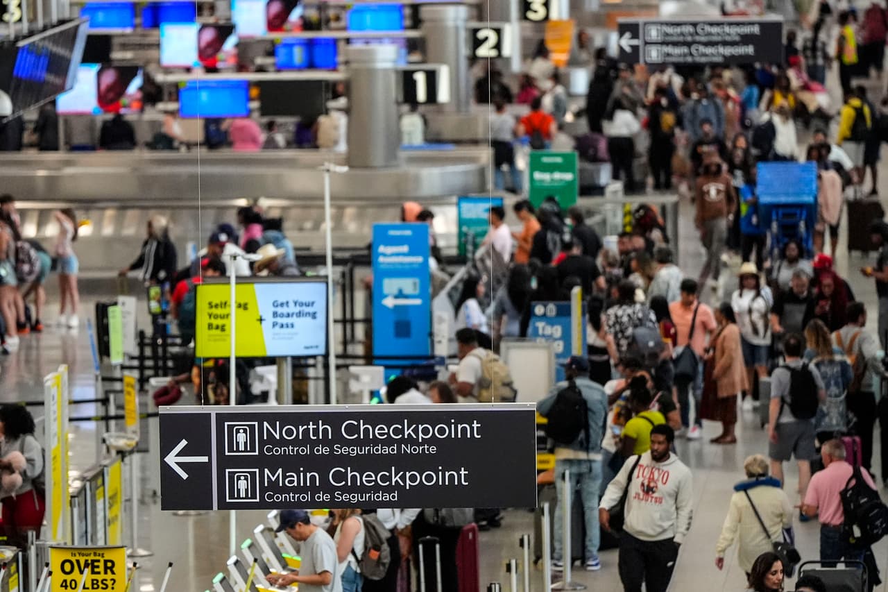 El aeropuerto de Atlanta mantiene su título del más transitado del mundo
