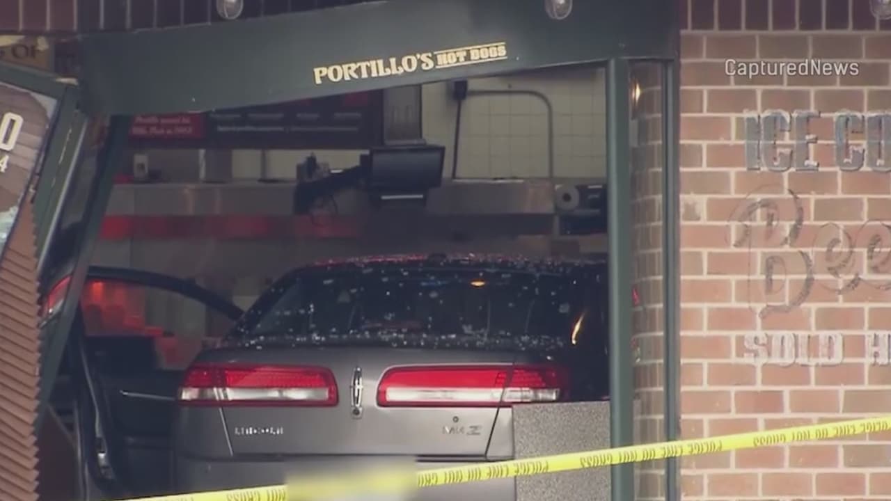 Auto choca contra un restaurante y deja un niño de 2 años muerto y 14 heridos en Oswego