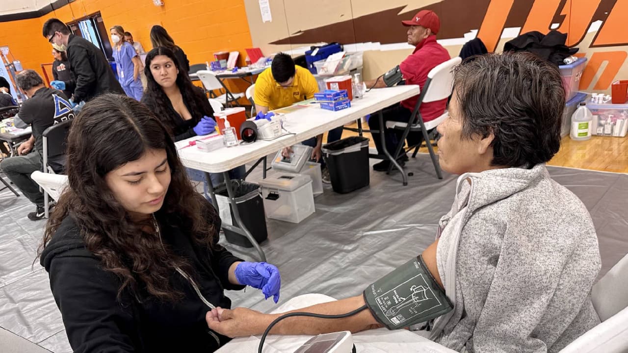 ¿Necesitas algún examen médico o vacuna? 
<b>Univision Arizona</b> Contigo te invita a la próxima 
<b>Feria de Salud 2023.</b>
