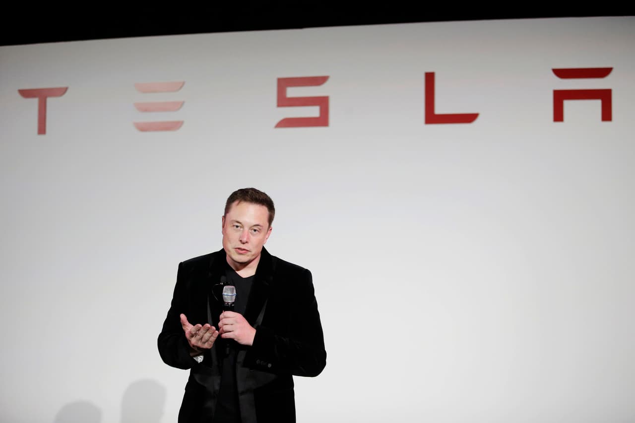 Por supuesto, ser el Director Ejecutivo de Tesla trae consigo el beneficio adicional de poder conducir cualquiera de los modelos en el portafolio de vehículos, incluso aquellos que aún no salen a la venta.