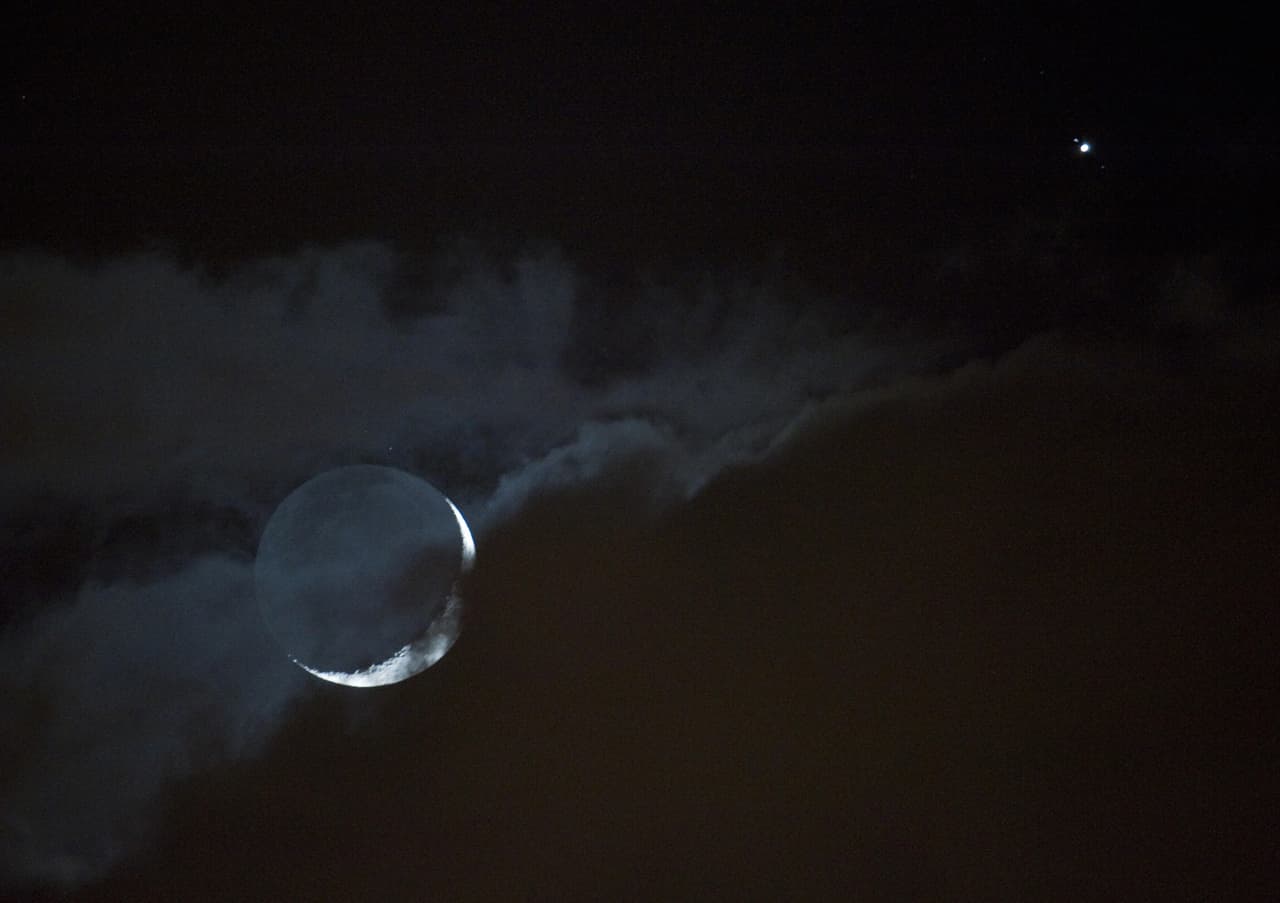 El 
<a href="https://twitter.com/NWSSanDiego/status/1397344402096365568" target="_blank">Servicio Meteorológico Nacional</a> informó que es posible ver el eclipse lunar desde diversos sitios del sur de California especialmente desde zonas altas, sin embargo, aseguró que 
<b>la neblina puede opacar la visibilidad en las zonas costeras.</b>