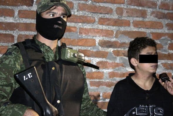 Además, 96 organizaciones sociales mexicanas citadas por el medio concluyeron que la edad de ingreso a las filas de la delincuencia se ubica entre los 12 y los 15 años, cuando hace diez años se ubicaba en edades de 20 a 35 años.