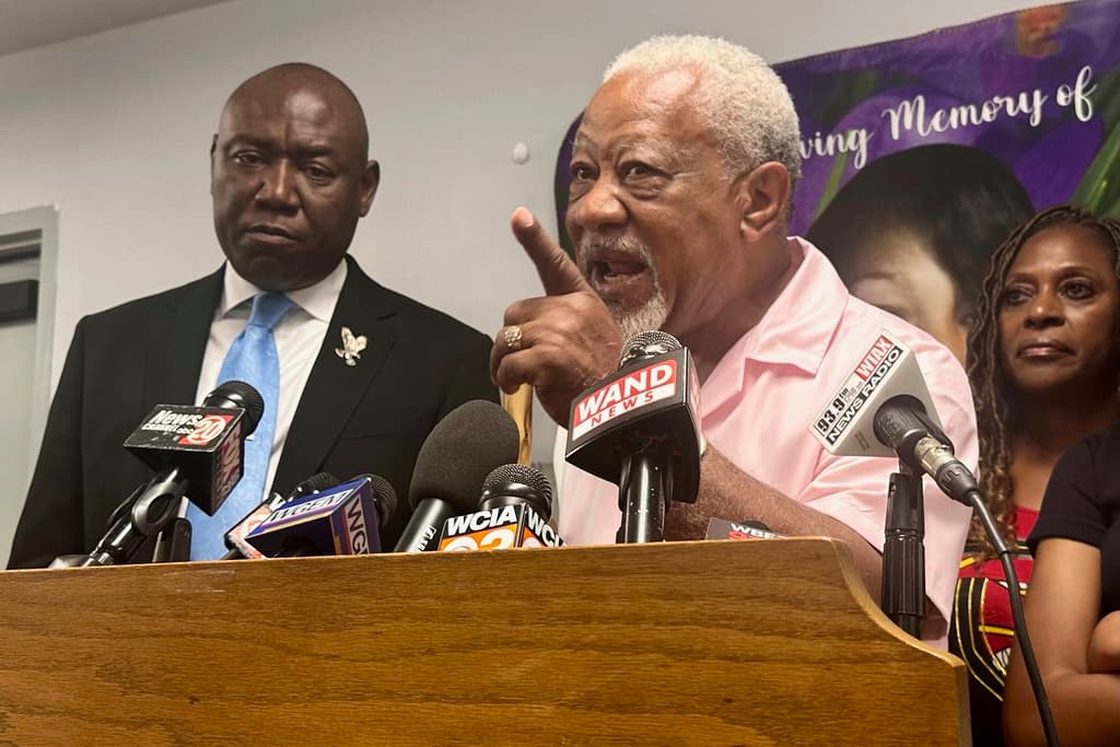 James Wilburn, padre de Sonya Massey, expresó en conferencia de prensa este 22 de julio su deseo de que la investigación sobre la muerte de su hija sea transparente. Lamentó que no volverá a ver a su "bebé" hasta que "deje este mundo”.