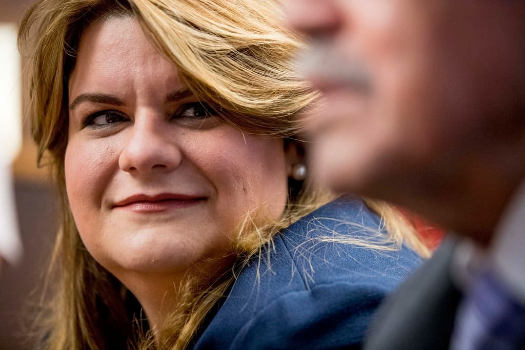 De todo, el 'maullido' ha sido lo más criticado, seguido por otra parte, en la que José Yovín Vargas responde que su comida preferida es 
<b>"lengua mechada... lengua... Me gusta la lengua", repite ante la risa de su esposa</b> y madre de sus dos hijos más pequeños, 
<b><a href="https://www.univision.com/local/puerto-rico-wlii/politica-puerto-rico/elecciones-en-estados-unidos-2024/jenniffer-gonzalez-gana-gobernacion-puerto-rico-asi-bad-bunny-pierde-sueno-y-500-000-dolares" target="_blank">Jenniffer González</a></b>.