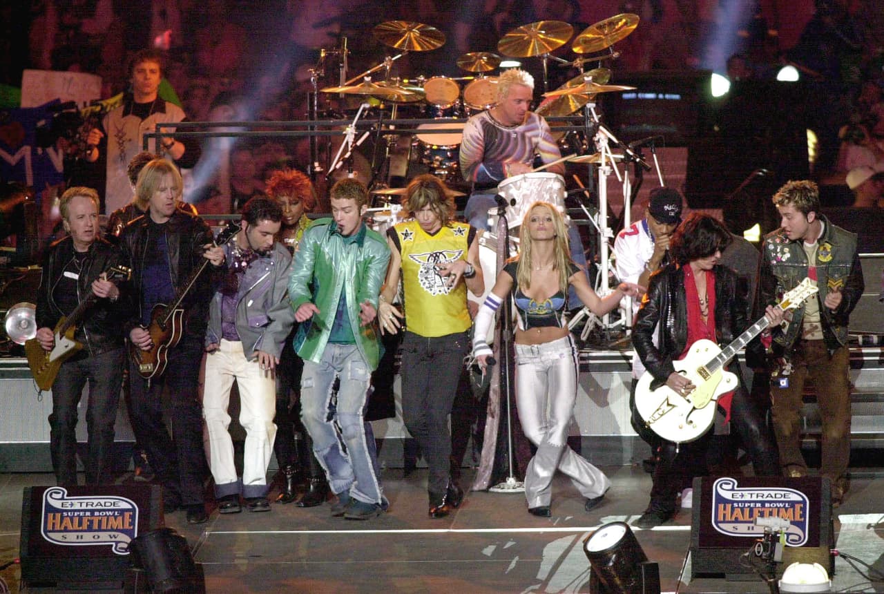 También descartó alguna posibilidad de volverse a unir por unos minutos con NSYNC, con quienes cantó en la década de los 90.