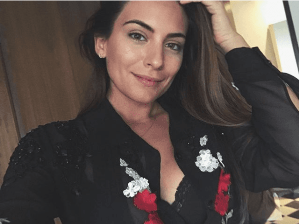 "Tengo padrinos muy padres, qué mejor que Alexis esté conmigo en este proyecto, pues él tiene una carrera bien hecha y por lo tanto me puede asesorar en todo lo que pueda como novio y como amigo desde un punto de vista objetivo", consideró la actriz.