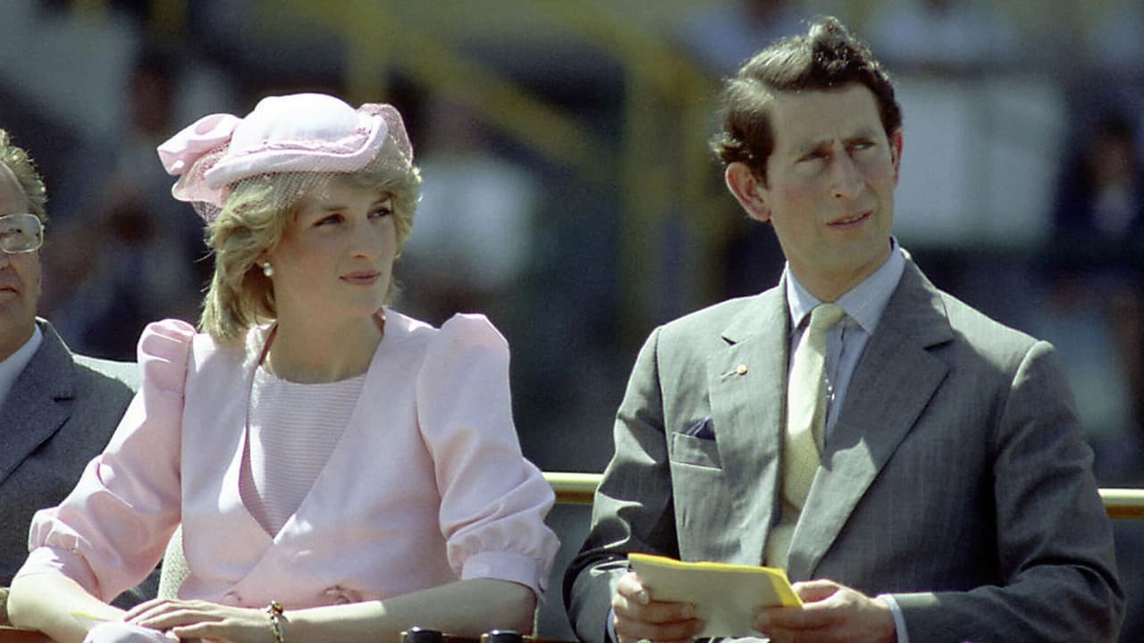 La vida del rey Carlos III no ha estado exenta de polémicas: un poco de su historia y los retos que enfrenta como monarca