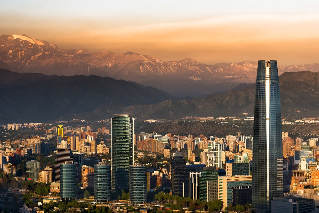 Cuatro ciudades empatan en el cuarto puesto, todas con un 3% de los viajes realizados en bici. Una de ellas es Santiago, Chile.