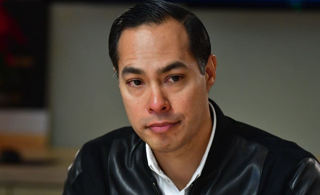 El exalcalde de San Antonio y excandidato presidencial, Julián Castro, comentó durante la transmisión: "Lo único que añade Pence a esta fórmula [Trump-Pence] es que tiene una voz tranquila".
