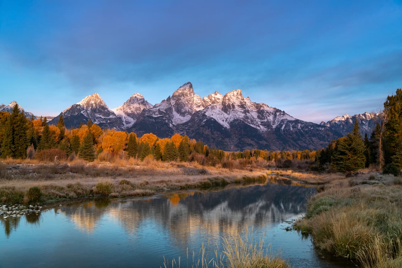 <h3 class="cms-H3-H3">15. Wyoming</h3>
<br>
<br>🚧 
<b>Ofertas de trabajo para mayo de 2022: </b>7.5%
<br>
<br>🚧 
<b>Tasa de desempleo para mayo de 2022: </b>3.2%
<br>
<br>🚧 
<b>Aumento de ofertas laborales con respecto al año anterior: </b>+21.1%
<br>
<br>🚧 
<b>Fuerza laboral: </b>290,581 personas.
<br>