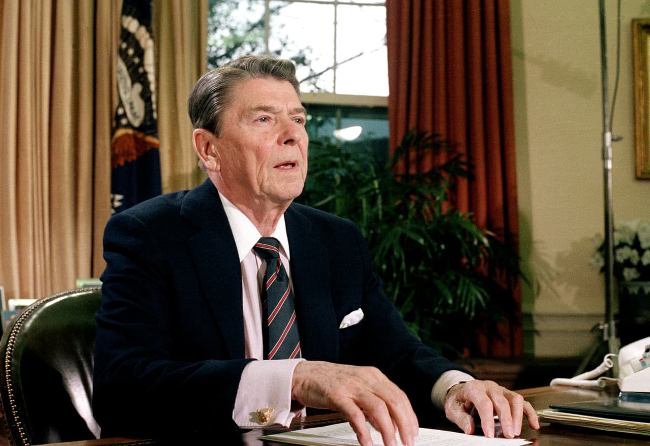“Nancy y yo estamos doloridos hasta las entrañas por la tragedia del transbordador Challenger", dijo el presidente Ronald Reagan en una alocución a la nación desde la Oficina Oval de la Casa Blanca. “Sabemos que compartimos este dolor con todas las personas de nuestro país. Esto es verdaderamente una pérdida nacional”, agregó.