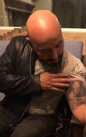 Mientras la pareja estuvo junta, Lupillo se mandó a tatuar la cara de Belinda en su brazo, aunque 
<a href="https://www.univision.com/famosos/siempre-hay-personas-asi-a-belinda-le-preguntaron-si-se-decepciono-de-lupillo-porque-dijo-que-tenian-un-romance-fotos" target="_blank">nunca hicieron oficial su relación</a>.