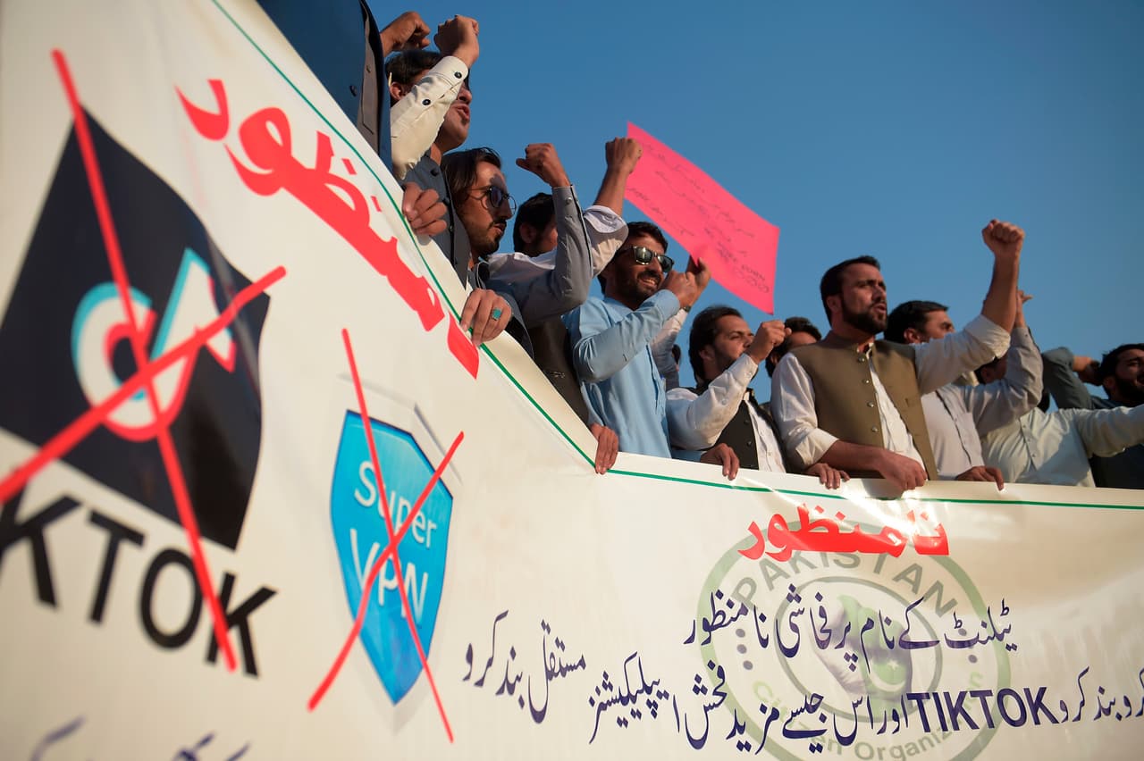 <h2 class="cms-H2-H2">PAKISTÁN</h2>
<br>
<br>Las autoridades paquistaníes han prohibido temporalmente TikTok al menos cuatro veces desde octubre de 2020, pues, aseguran, la aplicación promueve “contenido inmoral”.
<br>
