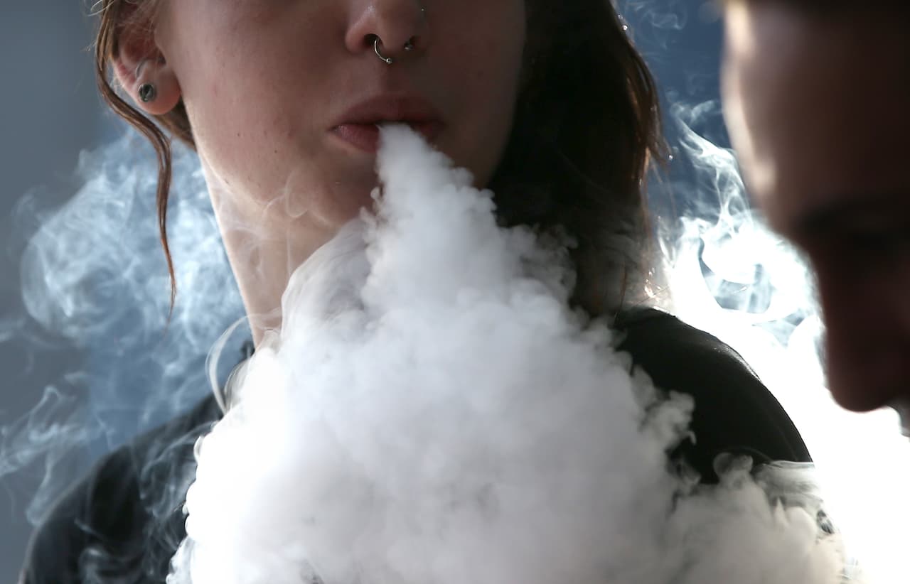 Subida “dramática” del vapeo de marihuana y nicotina entre los adolescentes estadounidenses