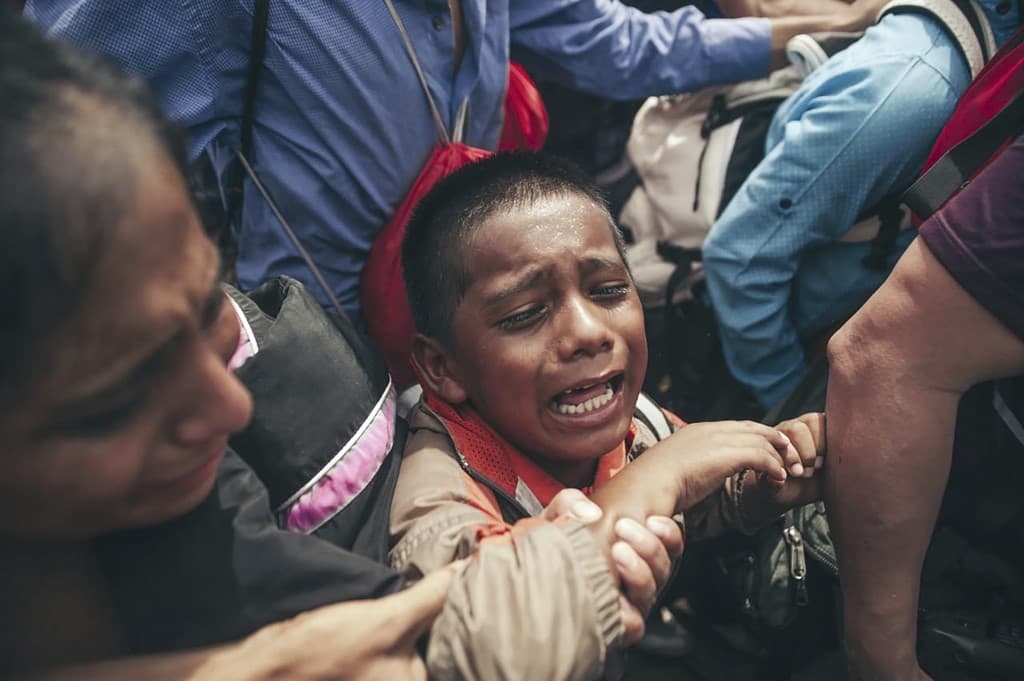 Se trata del primer movimiento masivo de viajeros indocumentados desde que el gobierno mexicano desplegó en junio un gran operativo de seguridad para contenerlos a petición de Estados Unidos y después de que otras caravanas atravesaron el país.
<br>