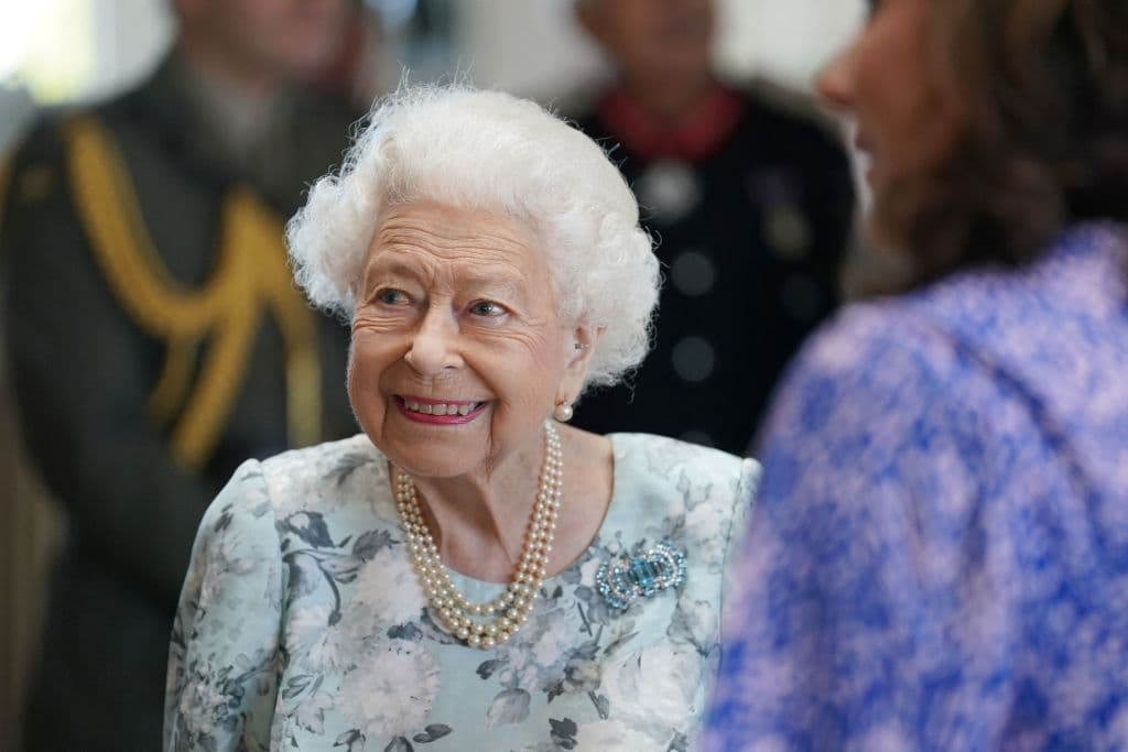 Reino Unido conmemora el aniversario de la muerte de Isabel II lejos de la pompa de sus funerales y de la coronación de Carlos III