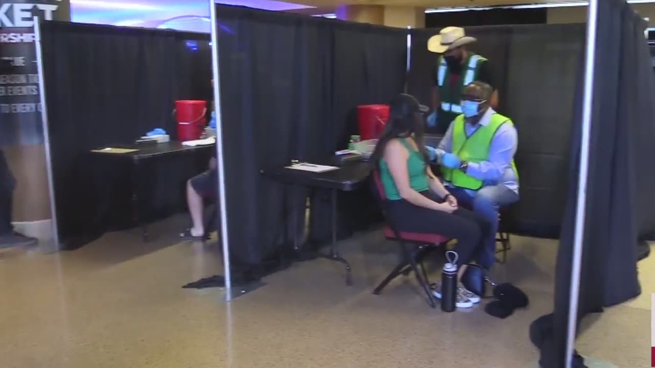 Dónde y cuándo puedes ponerte la vacuna contra el coronavirus en Arizona