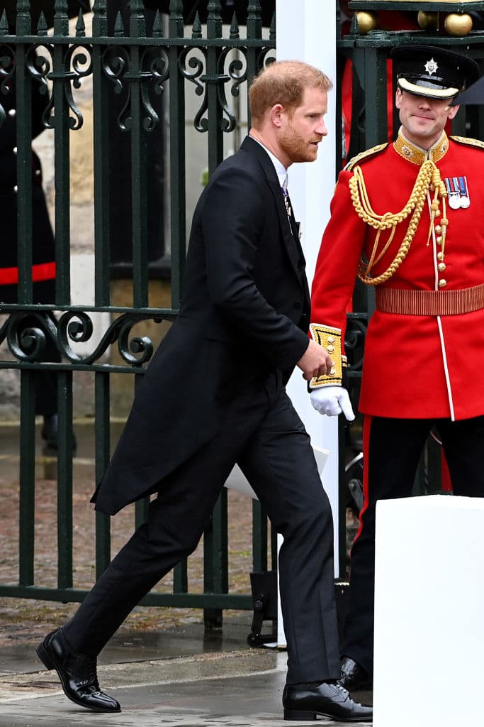 Harry se habría ido al aeropuerto al terminar la ceremonia de coronación.