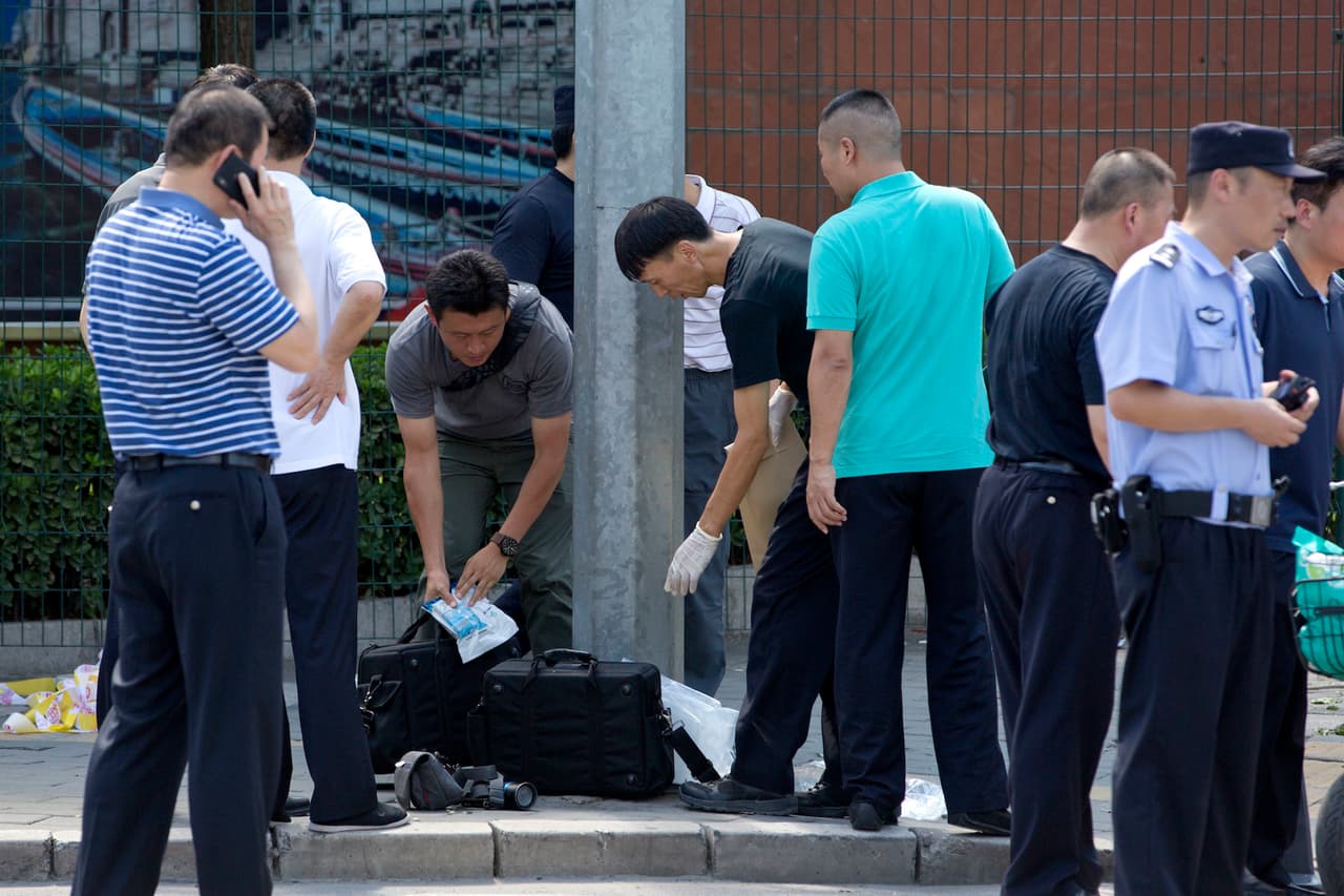 Un hombre pone un explosivo frente a la embajada de EEUU en Pekín y es el único herido