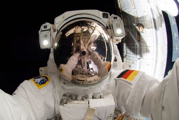 El 07 de octubre de 2014 los astronautas Reid Wiseman de la NASA y Alexander Gerst de la Agencia Espacial Europea, realizaron una caminata con el objetivo de solucionar un problema eléctrico que afectaba a la estación espacial.