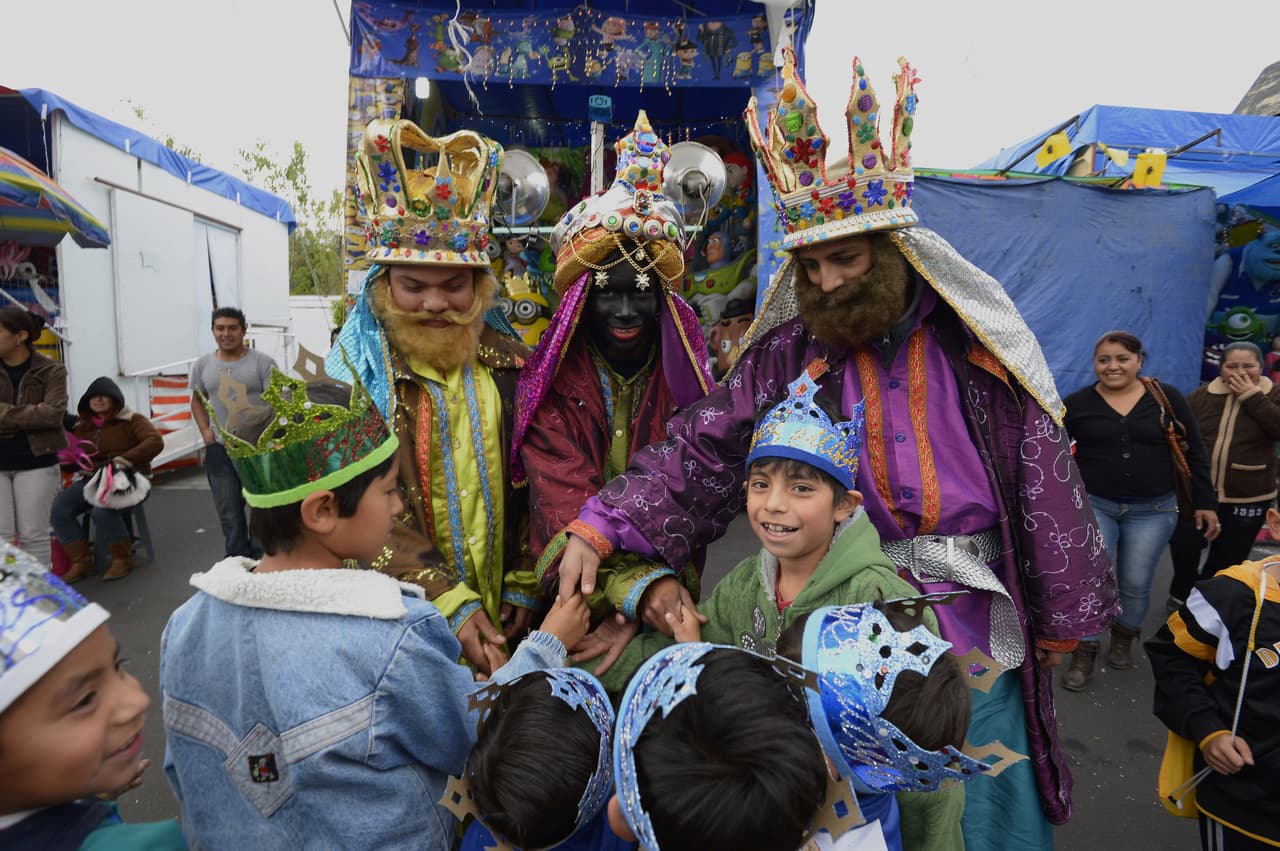 Herodes le pidió a los reyes magos que regresaran de su viaje para informarle el paradero del niño Jesús - para supuestamente luego ir él a adorarle. No obstante, un ángel previene al trío de personajes sobre las verdaderas intenciones de Herodes y por eso, tras conocer a Jesús toman otro camino de regreso y jamás regresan a contarle.
