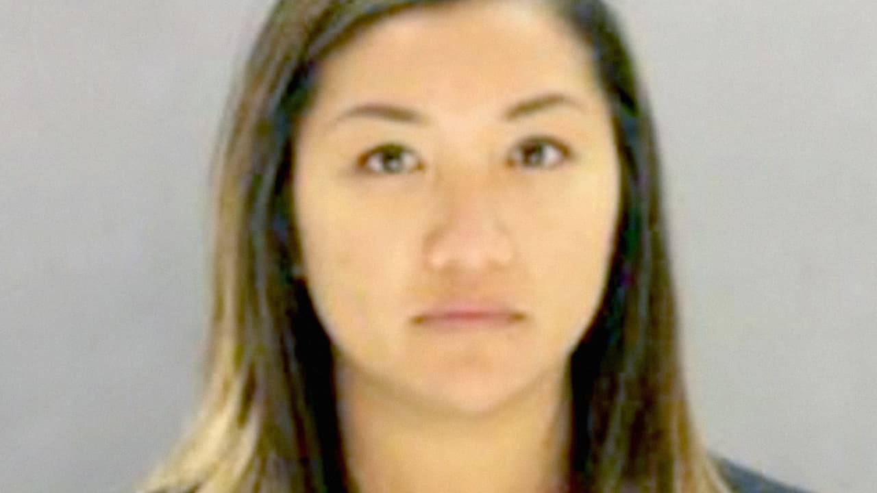 Thao ‘Sandy’ Doan, de 27 años de edad, sostuvo una relación sexual en 2015 con un alumno de 14 años al que le habría pagado $28,000 para que no lo denunciara.