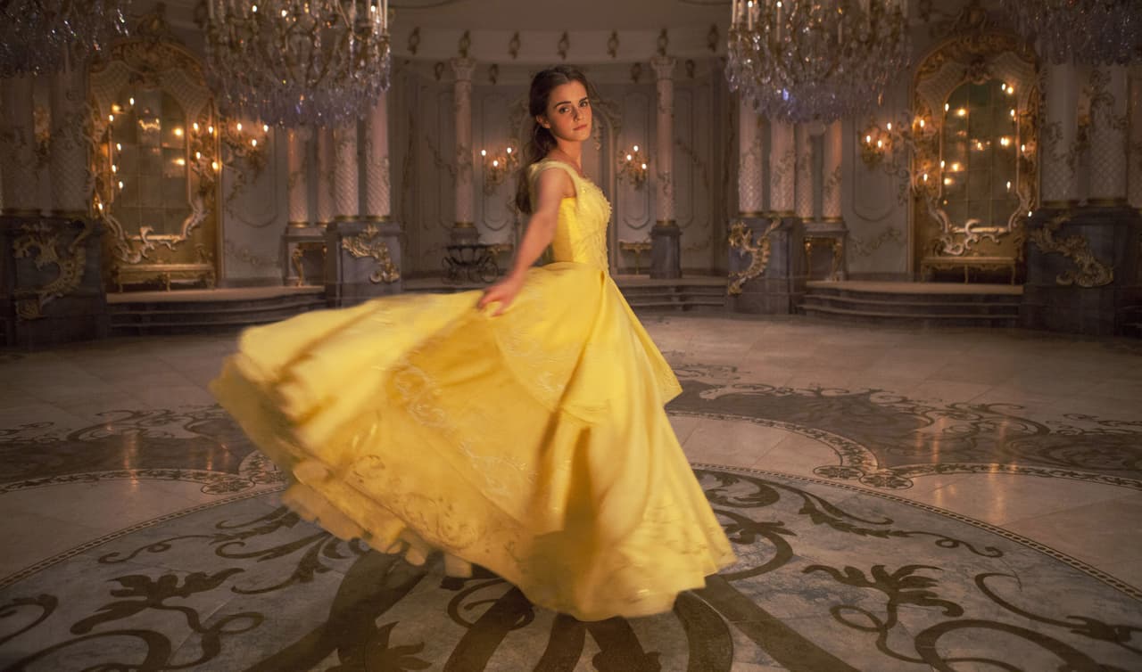 <b>Emma Watson</b>
<br>En 2017, la muñeca Barbie de la famosa causó polémica por no parecerse a ella, pues se trató de una edición especial en conmemoración al 'live action' que protagonizó de ‘La bella y la bestia’.