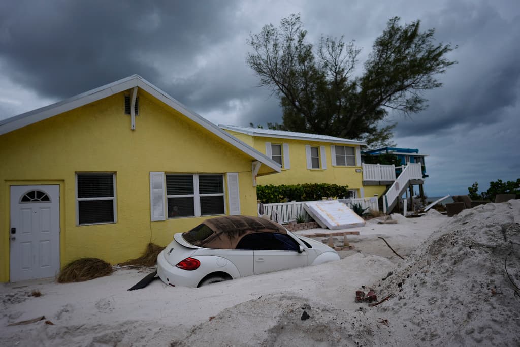 A pesar de que los habitantes de Tampa sufrieron los efectos de Helene, el impacto no fue directo. Pero con Milton se pronostica que sí. 
<br>
<br>El ojo del huracán Milton podría tocar tierra el miércoles en 
<a href="https://www.univision.com/local/dallas-kuvn/por-que-intensificacion-rapida-huracanes-milton">la región de Tampa Bay</a>, y sería la primera vez que un huracán de categoría 3 o mayor toque tierra en el área en más de un siglo.