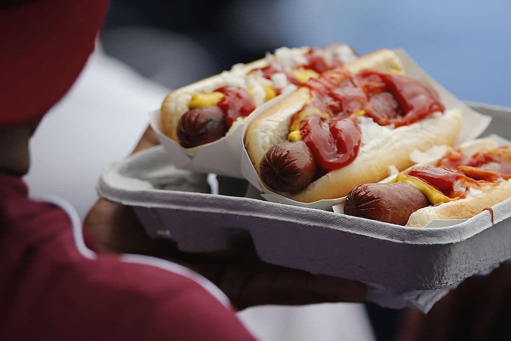 Servilleta de un 'hot dog' ayuda a condenar a un hombre por un asesinato ocurrido en 1993