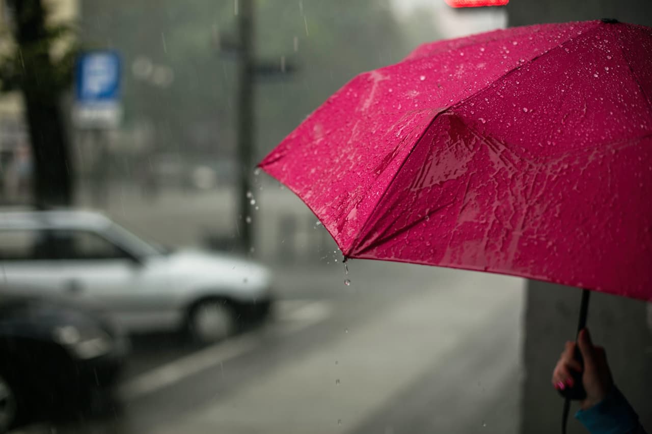 Florida Central tendrá algunas lluvias este sábado tras el paso del potencial ciclón tropical 1
