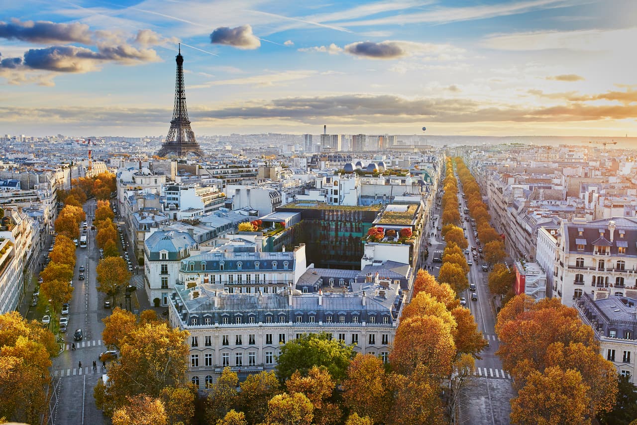 <b>Puesto 25. Francia. </b>Este país tiene una economía diversa y tecnológicamente avanzada. En 2017 tuvo un Ingreso Nacional Bruto per cápita (INB) de 39,935 dólares. Este índice resulta de la suma de dinero ganado por las personas y las empresas de una nación en un año determinado, dividido entre los habitantes, en el caso de Francia, 67 millones. En este país la esperanza de vida es de 82.5 años, aproximadamente 10 años más que el promedio mundial.