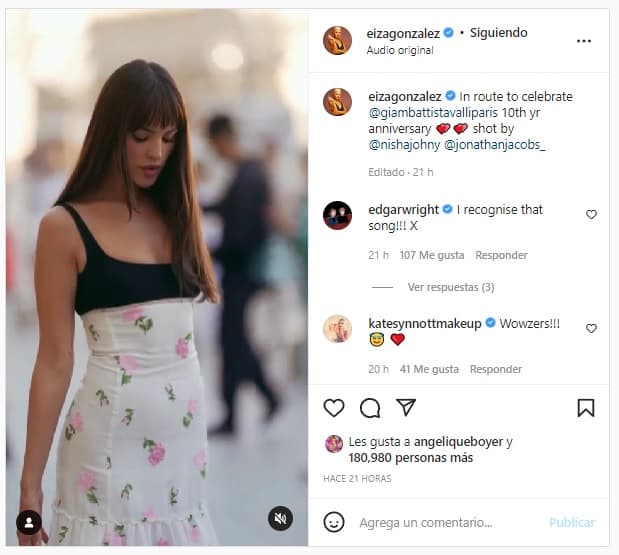 En sus redes sociales, hasta la tarde de este 6 de julio, Eiza González no ha compartido imágenes de su encuentro con Robbie Williams, pero sí posteó un clip de su asistencia al importante desfile. 
<br>