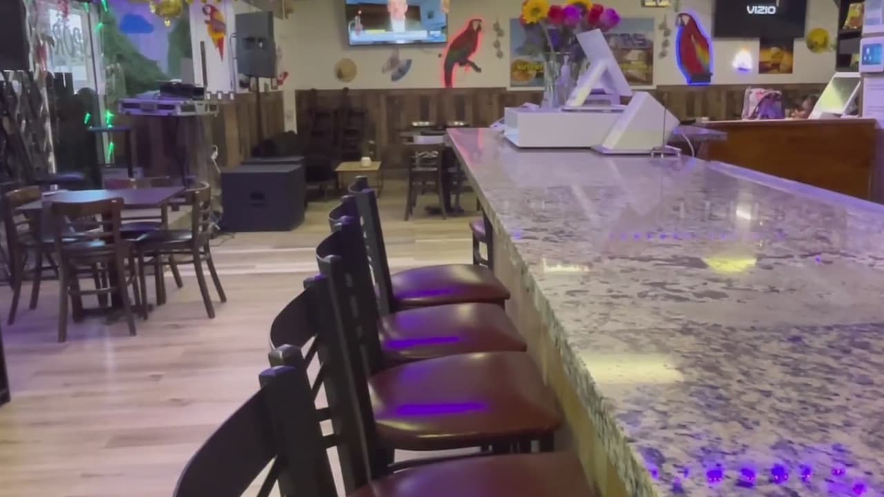 Operativos de ICE dejan mesas vacías en restaurantes de Tampa: crece el miedo entre inmigrantes