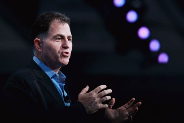 <b>Puesto 3. Michael Dell.</b> Es el fundador y CEO de Dell Inc., una de las empresas de tecnología más grandes y exitosas del mundo. Asistió a la Universidad de Texas en Austin y allí fundó su compañía. Abandonó los estudios a los 19 años para concentrarse en su negocio. Tiene un patrimonio neto estimado de 41 mil millones de dólares.
<br>