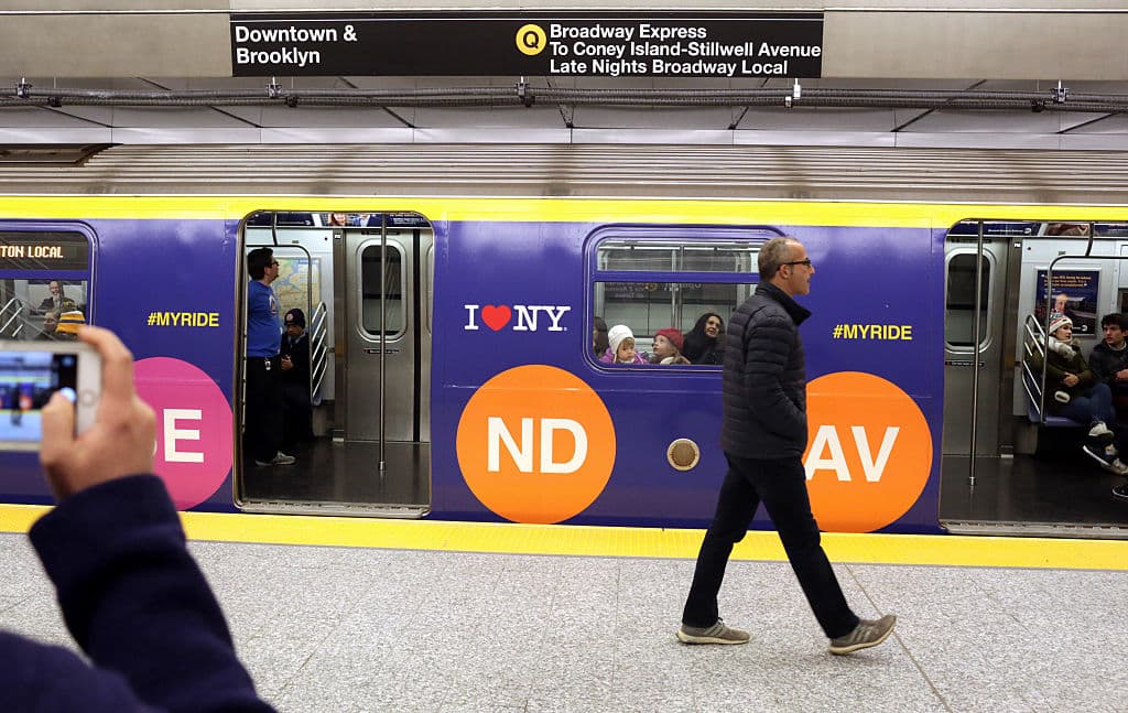 MTA cuenta con más de 6400 vagones, que en conjunto viajan alrededor de 
<b>325 millones de millas cada año.</b>