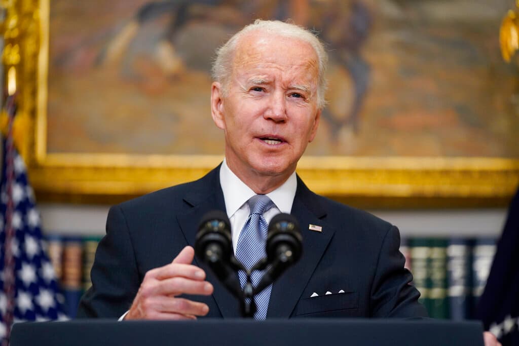 El momento en que Biden confudió el Título 42 con el mandato de mascarillas en aviones