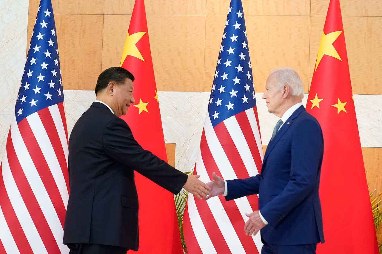 Biden dice a Xi que "no hay necesidad de una nueva guerra fría"